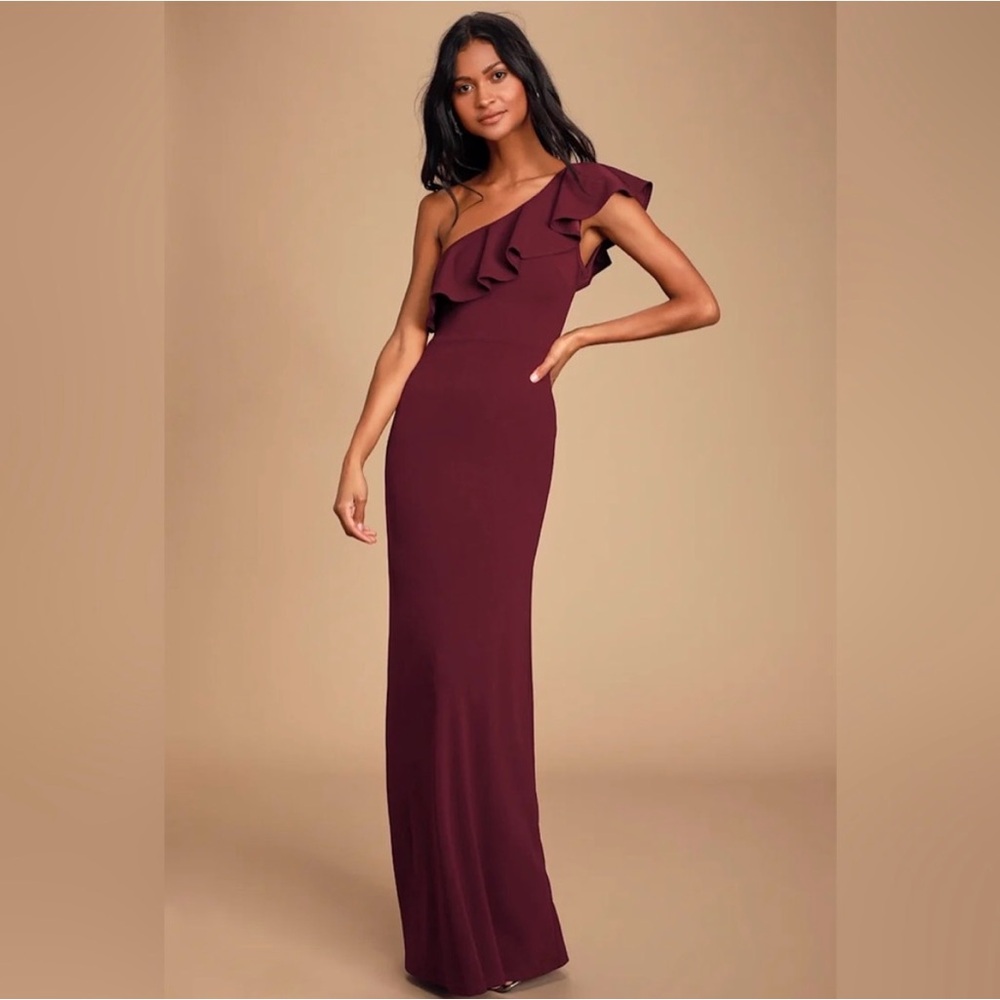 Lulu‘s maroon/red one shoulder dress